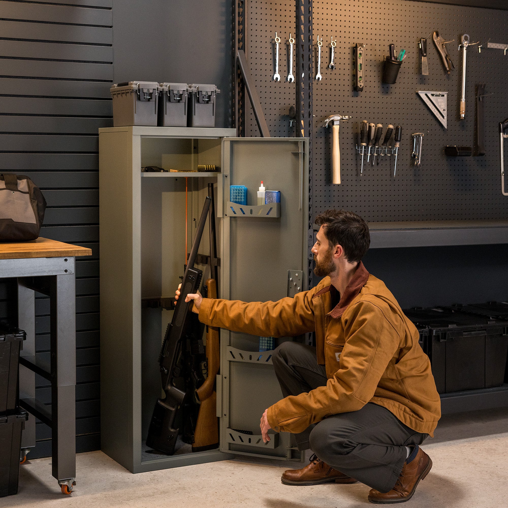 MAXSafes® Keyed 18 Gun KD Cabinet