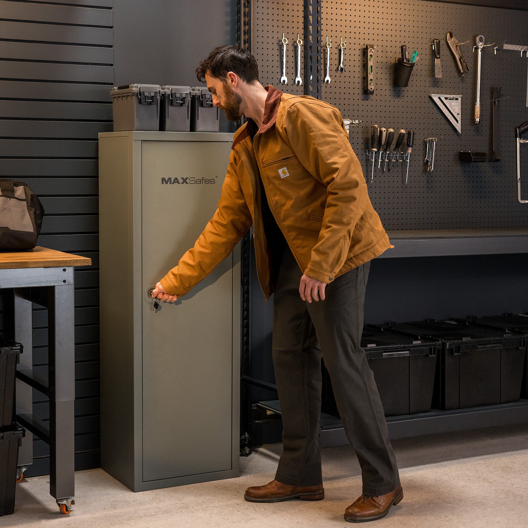 MAXSafes® Keyed 18 Gun KD Cabinet