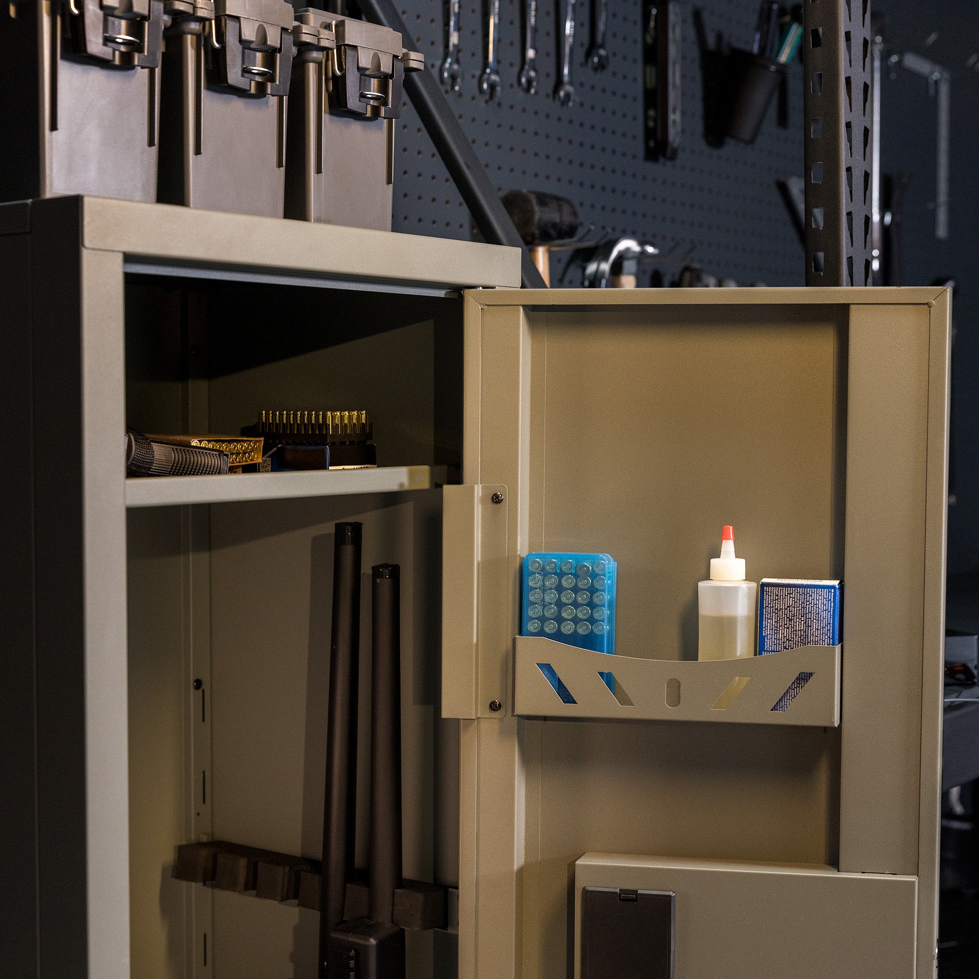 MAXSafes® Keypad 18 Gun KD Cabinet